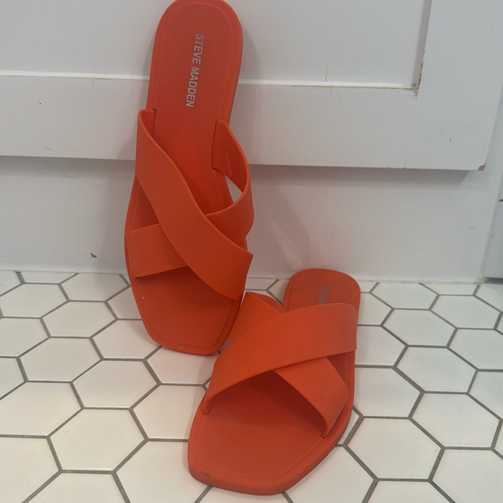 Steve Madden orange sandals